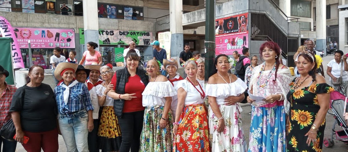 INASS (@salainass) on Twitter photo Adultas y adultos mayores del CSSA Peréz Bonalde participaron en actividad de alto impacto en el Boulevard de Pérez Bonalde, en homenaje al día de las madres, con recreaciones, cultura, salud, atención social y alimentación. #LaEsperanzaEstáEnLaCalle
<a href="/NicolasMaduro/">Nicolás Maduro</a> <a href="/magally_vina/">magally vina</a> Adultas y adultos mayores del CSSA Peréz Bonalde participaron en actividad de alto impacto en el Boulevard de Pérez Bonalde, en homenaje al día de las madres, con recreaciones, cultura, salud, atención social y alimentación. #LaEsperanzaEstáEnLaCalle
<a href="/NicolasMaduro/">Nicolás Maduro</a> <a href="/magally_vina/">magally vina</a>