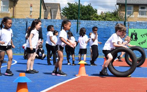 Y1 having fun with their Interhouse competition. Today it was athletics - lots of fun on a sunny day like today.  
#wandsworthschoolgames 
#funlearning 
#sportyschool