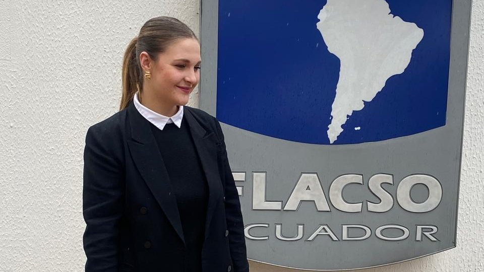 bernicallejasl's tweet photo. MAGISTER EN POLÍTICA COMPARADA!!!
Orgullosa de esa Bernarda que hace 4 años se atrevió a soñar y creyó en ella misma.  Gracias!!! @granja_nicolas @SantiagoBasabeS https://t.co/QC6JHbeoph