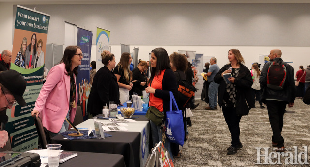 Members of the community who were in search of employment had the opportunity to meet with multiple potential employers during a career fair hosted on Tuesday by Team Works Career Centre. #yql #Lethbridge lethbridgeherald.com/news/lethbridg…