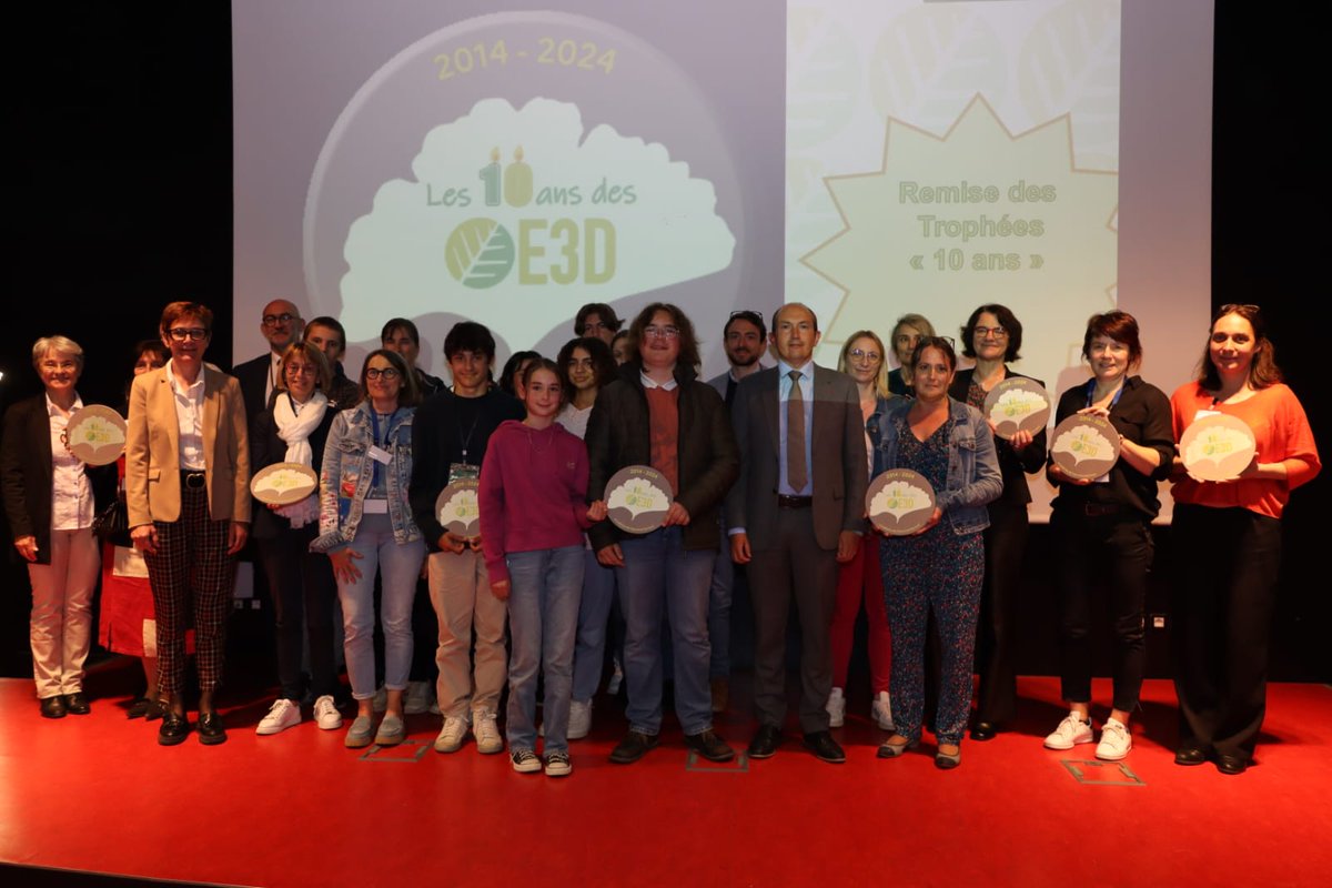 BenmiloudKarim's tweet photo. ♻️ L'académie fêtait hier les 🎂 10 ans de la labellisation  "Établissements en démarche de développement durable" #E3D
🌿 767 établissements engagés (45,5% des écoles et 75% des établissements du 2d degré)
🌿 116 écoles &amp; 54 établissements scolaires labellisés en 2023-24!
👏👏👏 https://t.co/CyfJ8sn6mI