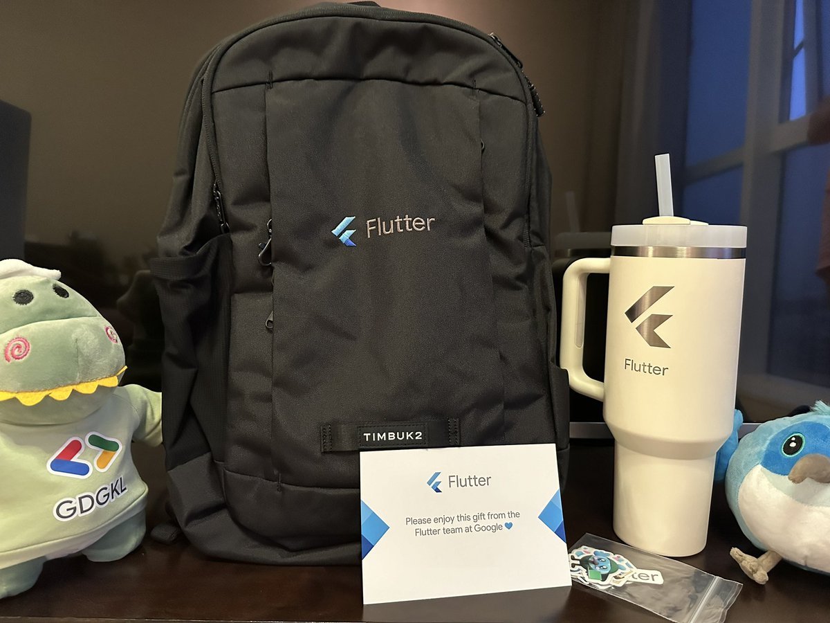 Just received an amazing gift from the Flutter team at Google! 🎁 The backpack and tumbler are fantastic. Thank you so much for this thoughtful gesture! 💙 🙌