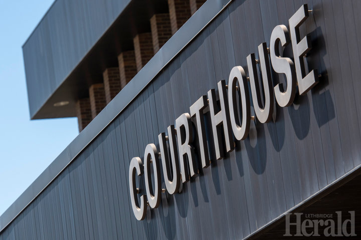 Man charged in child sexual assault, porn case set to resolve charges this summer. His case was in Taber court of justice Tuesday, where an agent for the accused’s lawyer requested an adjournment to Aug. 13 for an “anticipated resolution' #yql #Lethbridge lethbridgeherald.com/news/lethbridg…