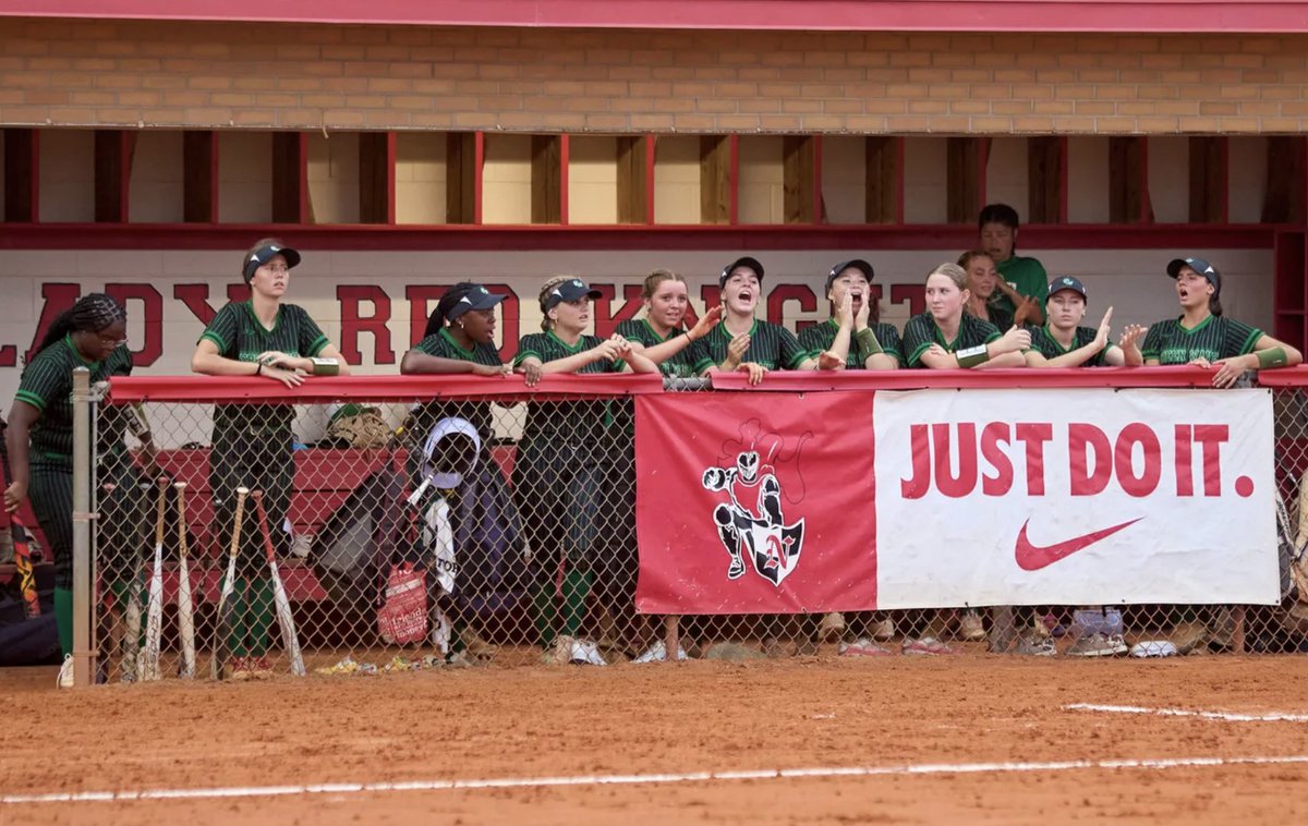 Final moments... Thank you @nphssports & @RokBaller Kate Coakley (2026) 🥎news-press.com/picture-galler…