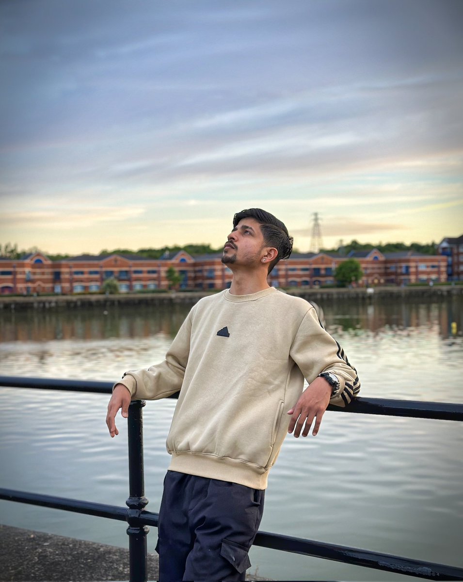 rapperrbr's tweet photo. Just Alive and Breathing! That's all
#Rapperrbr #England #Preston #Uclan #Crytpo #cardano #musicartist #KaliDenaliMusic #şükür #GodMorningWednesday #Wordle #Engagement https://t.co/HDdWd7zDwO