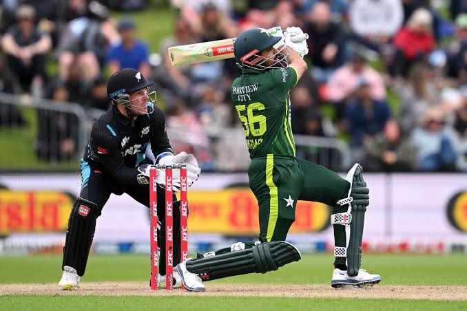 🇵🇰 | Most runs scored by a Pakistani batter off one over in T20Is: 𝟮𝟱 － 𝗕𝗮𝗯𝗮𝗿 𝗔𝘇𝗮𝗺 𝘃𝘀 🇮🇪, 𝟮𝟬𝟮𝟰 24 － Asif Ali vs 🇦🇫, 2021 24 － Muhammad Rizwan vs 🇳🇦, 2021 24 － Khushdil Shah vs 🇭🇰, 2022 24 － Aamer Jamal vs 🇭🇰, 2023 #BabarAzam | #BabarAzam𓃵