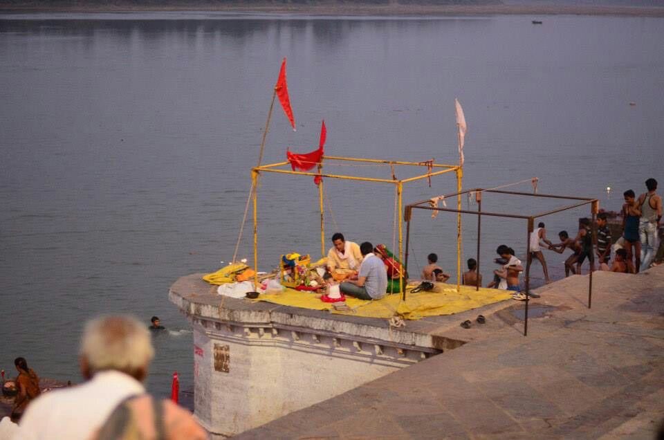 असली दुनियां में अंत में कुछ ठीक नहीं होता, अंत में सिर्फ अंतिम संस्कार होता है 🌸❤️