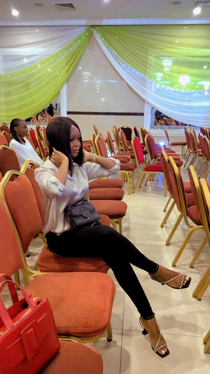 BlessingCobbi's tweet photo. The other day 🎓 https://t.co/Z9KWIRPFch