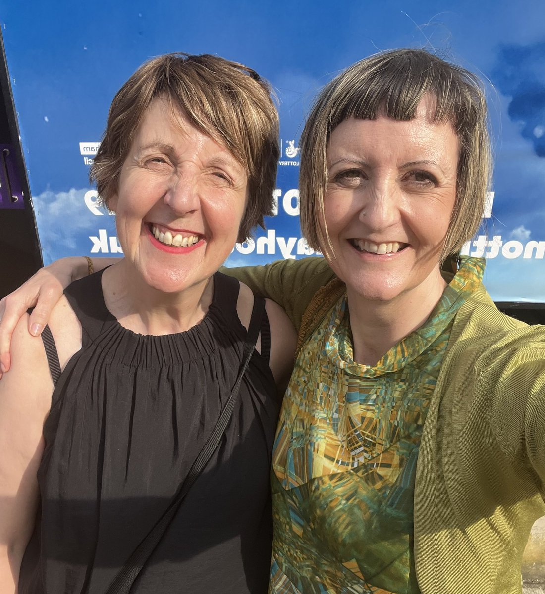 How wonderful to meet the legendary @juliehes & receive her passionate and heartfelt pledge! Thank you Julie! Love&solidarity to you too ♥️ Rachel X #MentalHealthTimeForAction #MentalHealthAwarenessWeek