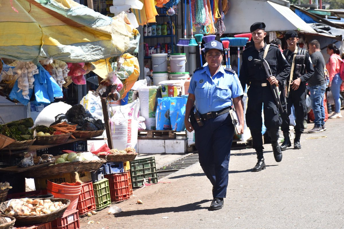 #Nicaragua 📍 Jinotega Desde cada palmo de nuestra Nicaragua Bendita y siempre Libre, nuestros Centinelas 👮👮‍♀️ realizan diferentes acciones para garantizar la Seguridad de las familias nicaragüenses 👨‍👩‍👦‍👦 #45JuntoConLaComunidad