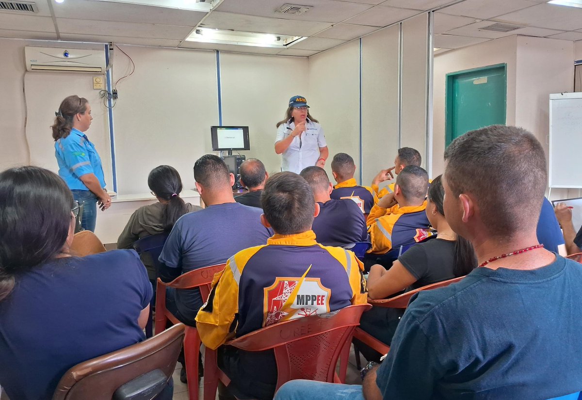 ⚡ 𝕋𝕣𝕦𝕛𝕚𝕝𝕝𝕠 Realizado taller informativo para el personal nuevo ingreso de la Brigada de Control de Emergencias Industriales, sobre la importancia de cumplir las cinco reglas de oro: Demarcar, Abrir, Bloquear, Verificar y Puesta Tierra.