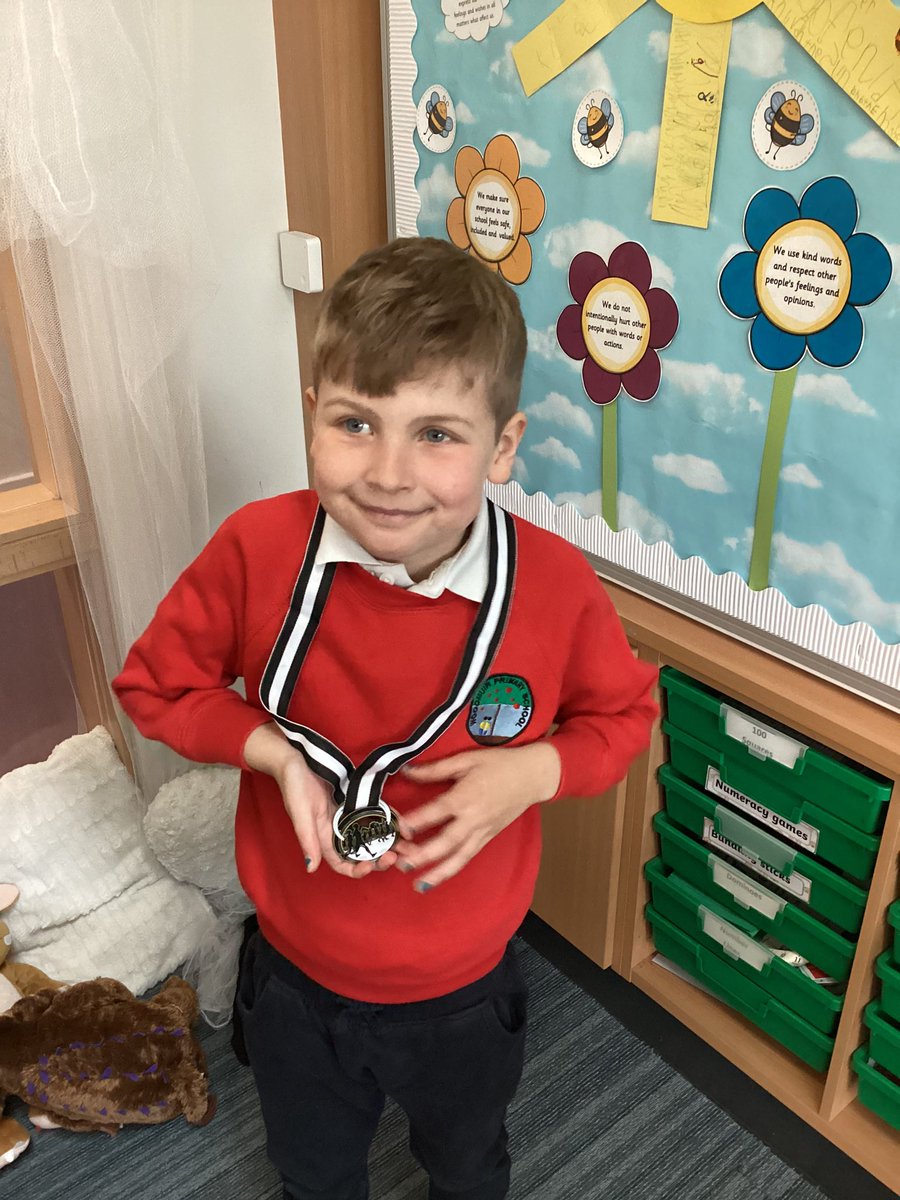 This boy got a medal for running in a fun run at the weekend and wanted to share it with the class. Thank you for sharing your news with us, we are so proud of you 🏃‍♂️👟😁⭐️