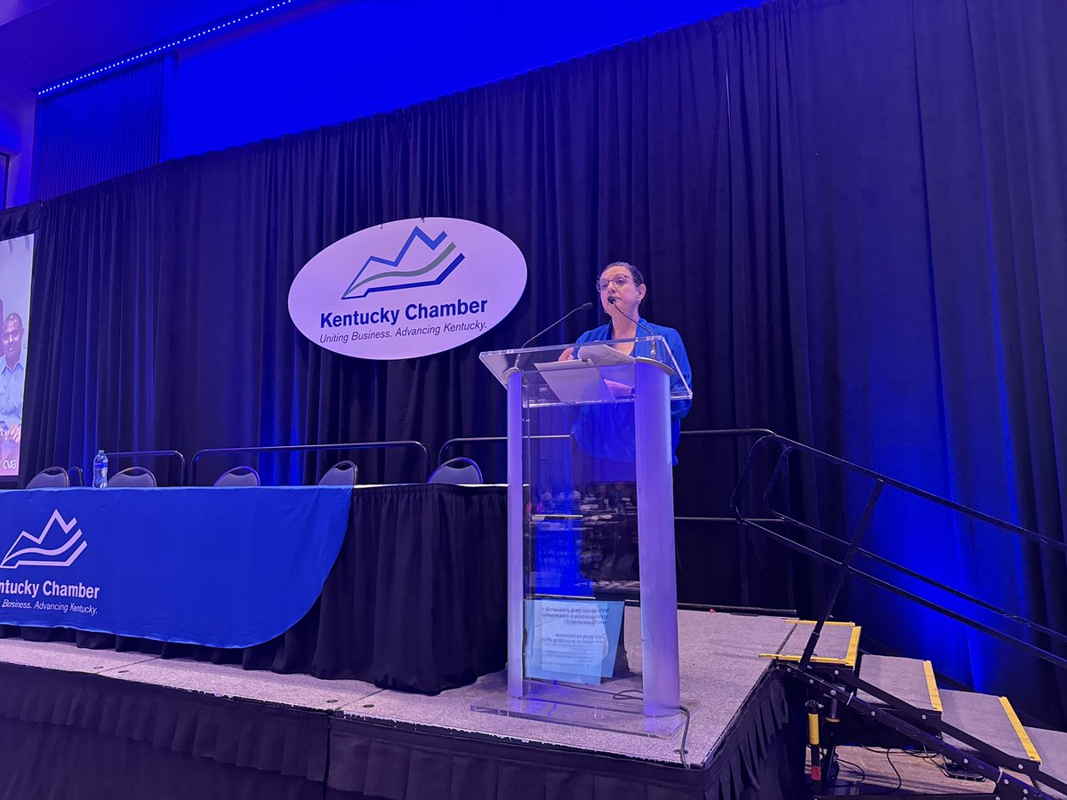 KyChamberFdn's tweet photo. Gina Stough of @CVGairport highlights a community partnership between CVG Airport and @KyRefugee at the #KyWorkforceSummit, in which the partnership created a new talent pool for CVG to address its workforce needs - a model other businesses can follow. https://t.co/OPLcxANIEH
