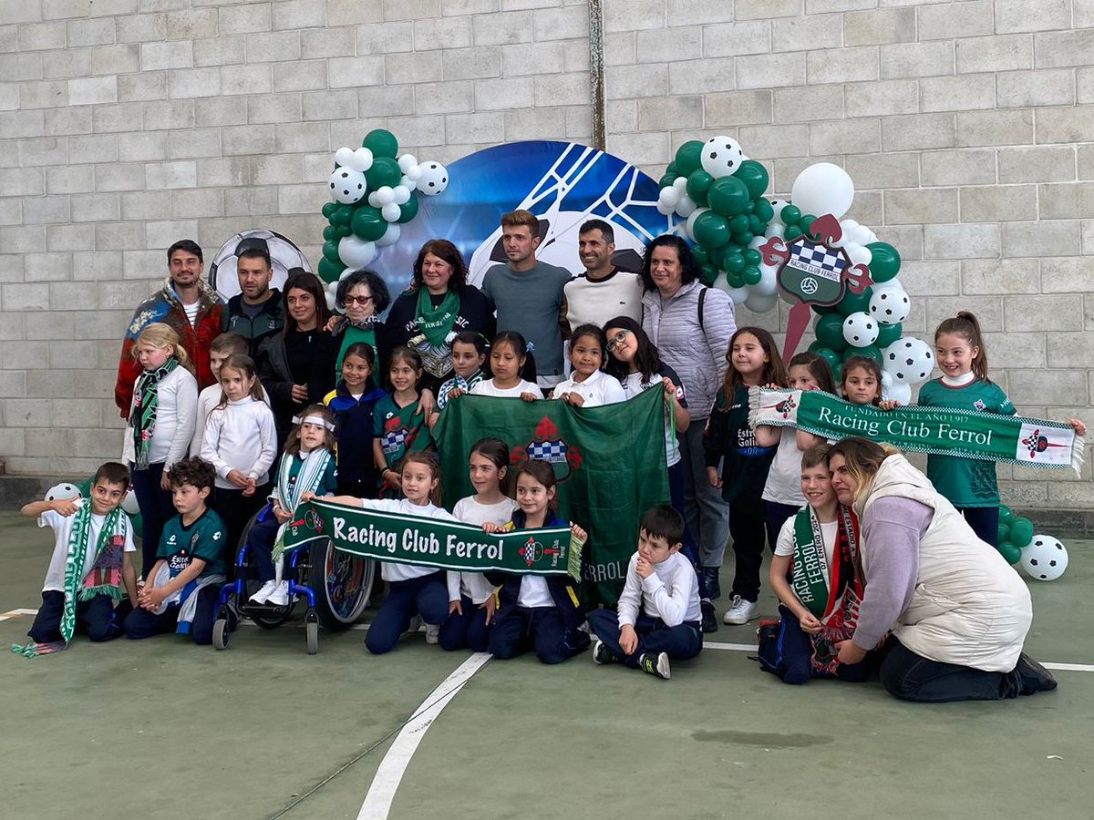 Representados por @alexlopezs8 e Fran Manzanara, esta mañá tivemos a honra de exercer como pregoeiros das festas do colexio @LaSalleFerrol . Moitas grazas por pensar en nós para acompañarnos nesta importante data. Foi un pracer compartir coa rapazada un día tan especial.