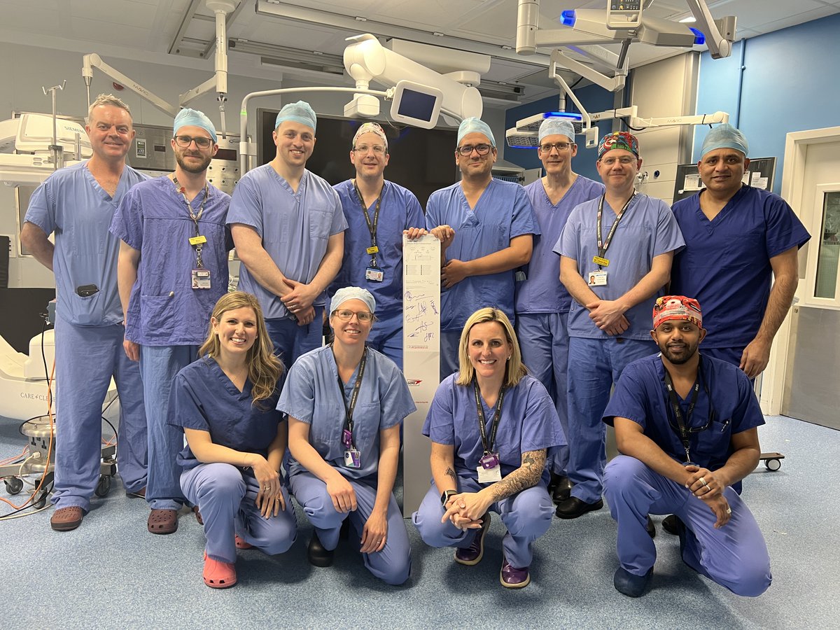 Surgeons and Radiologists at UHNM have became the first in the country to repair a thoracic aneurysm with the cutting-edge branched stent graft – a small mesh tube implanted through small holes in the groin and the wrist ➡️ uhnm.nhs.uk/latest-uhnm-ne…