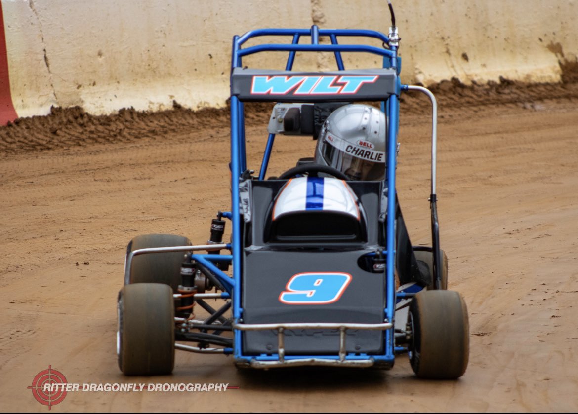 WickyItchy's tweet photo. @chaseelliott  my 7 year old won his first quarter midget feature Sunday sportin your numbers.  He’s your smallest fan lol https://t.co/0W2CrZwqAg