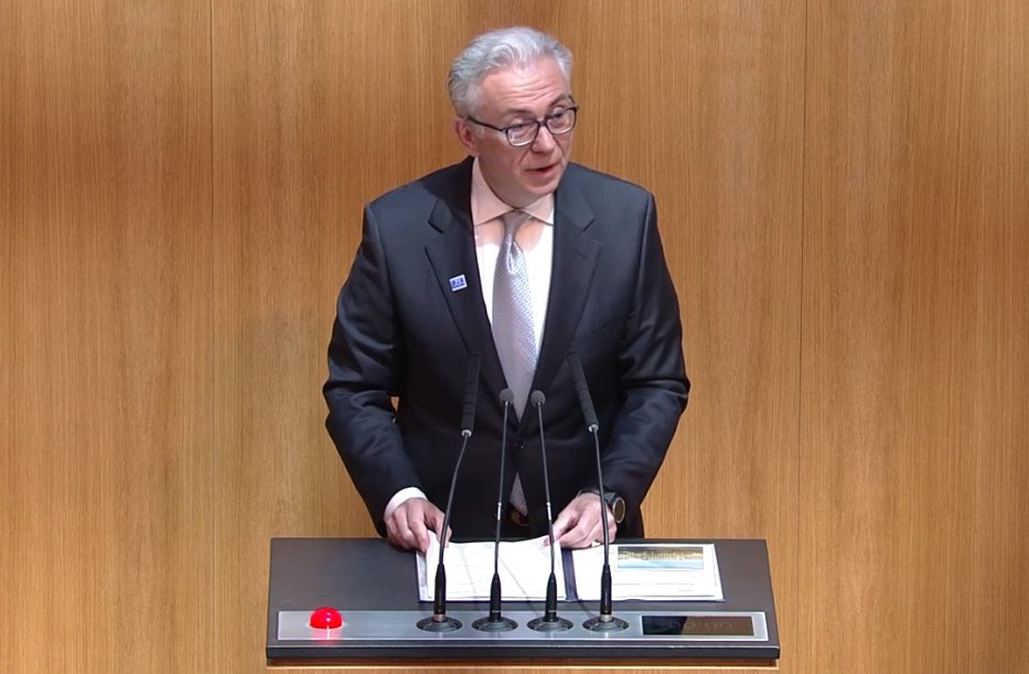 Watch yesterday's address by <a href="/PACE_President/">Theodoros Rousopoulos</a> Theodoros Rousopoulos to Austria's National Council, the high point of his working visit to Austria:
youtu.be/b6JTQFPUF4k?si…

[With thanks to the technical team at <a href="/OeParl/">Parlament Österreich</a>.]