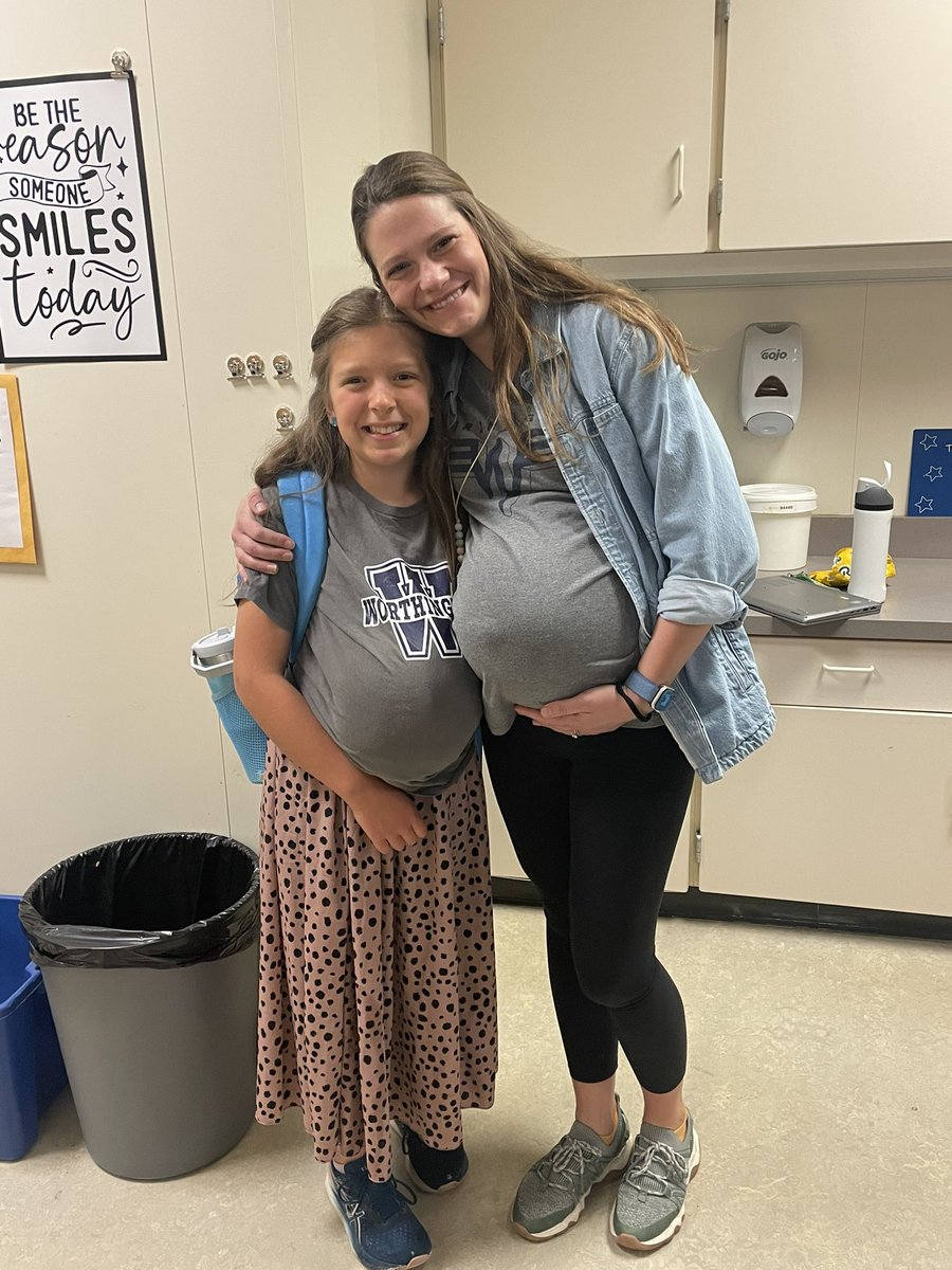 Dress like a edugator day on a Worthington Wednesday  💚🐊 🤣 #itsworthit