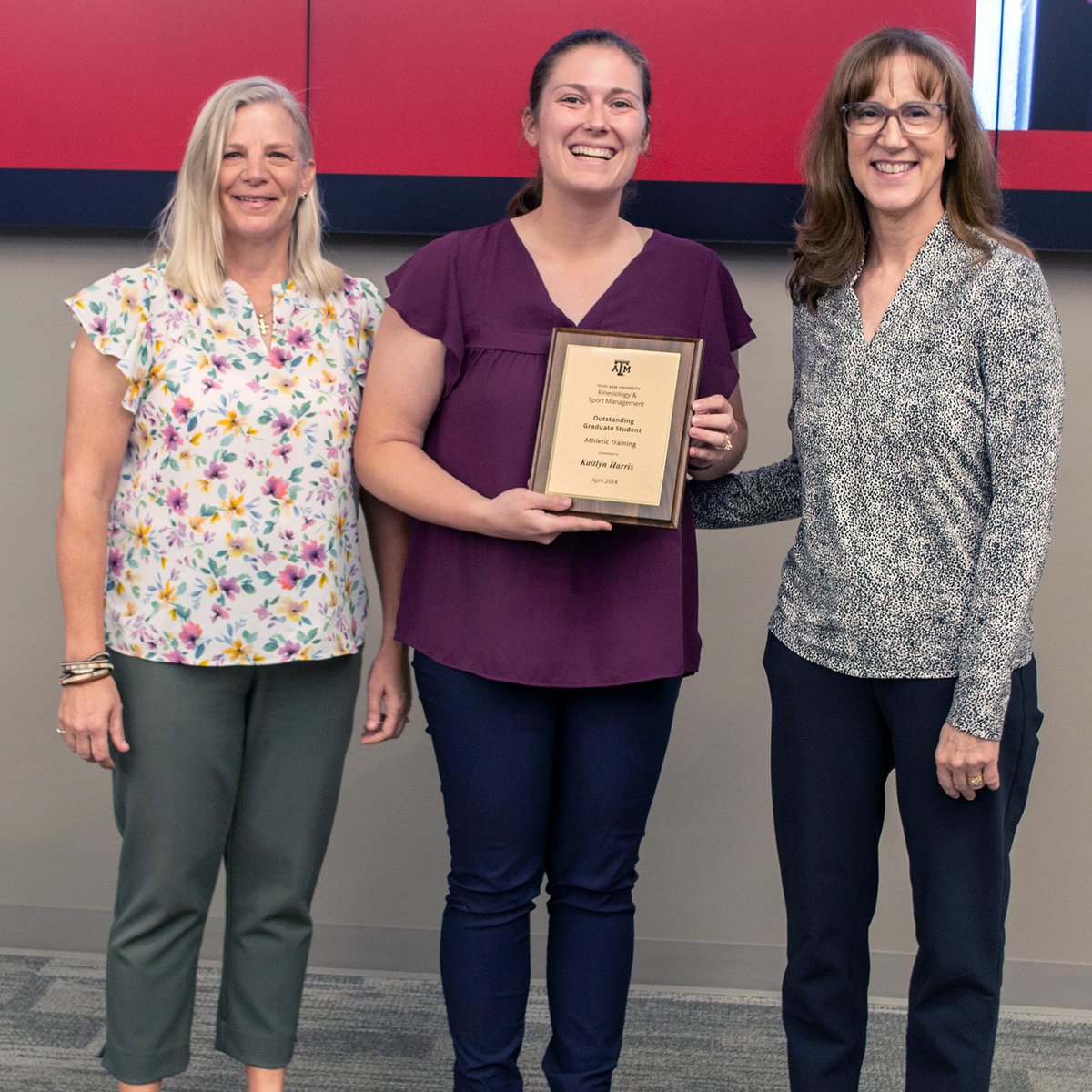 Kaitlynn Harris was named our Outstanding Graduate Student for her accomplishments in our Athletic Training program! 💪 🏅

#AthleticTraining #Awards #GradStudent #Students