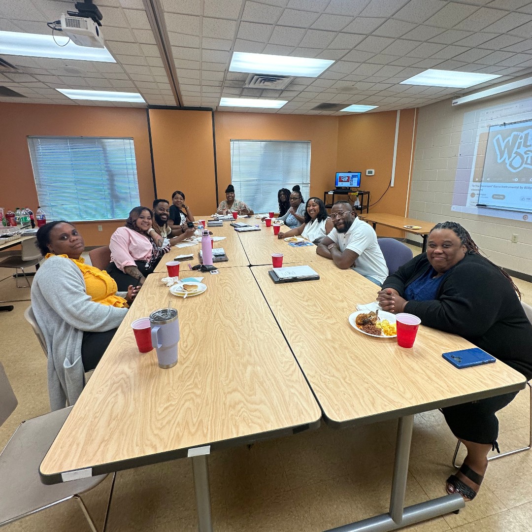 The Louisville Urban League's Health Department came together today and enjoyed a potluck! A huge shoutout to our amazing team for their dedication and hard work. Moments like these bring us together and fuel our commitment to community health. #TeamLUL #CommunityHealth