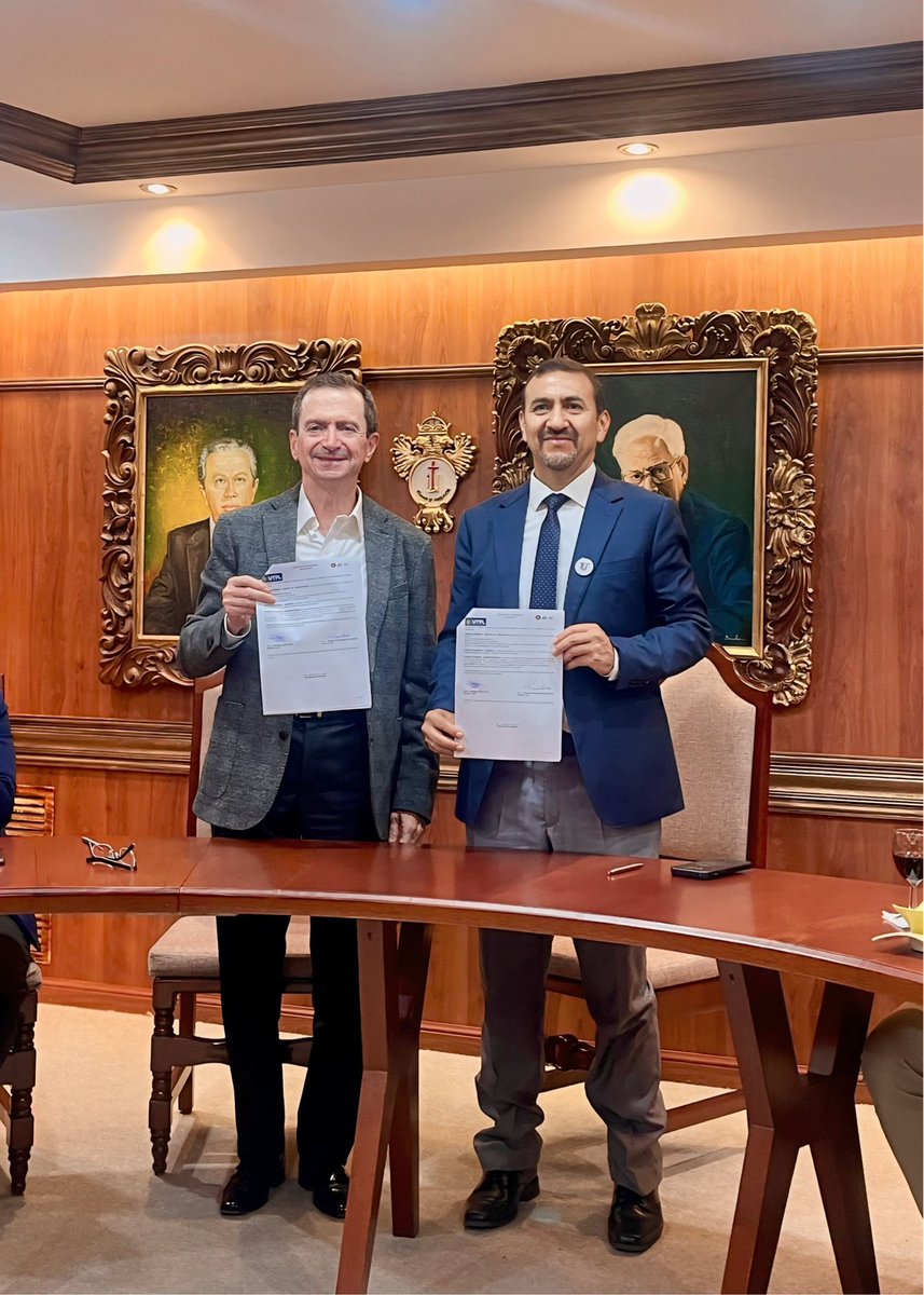 utpl's tweet photo. ¡Sellamos importante alianza entre la academia de la región sur! 📍🎓

🤝 @utpl y @unloficial firmamos convenio de cooperación insterinsitucional para el desarrollo de #PrácticasPreprofesionales en beneficio de los estudiantes de ambas universidades.

El convenio facilitará  el aprendizaje y acceso a los laboratorios e instalaciones de las universidades, así como el acompañamiento pedagógico de los estudiantes en los campos de su especialidad.