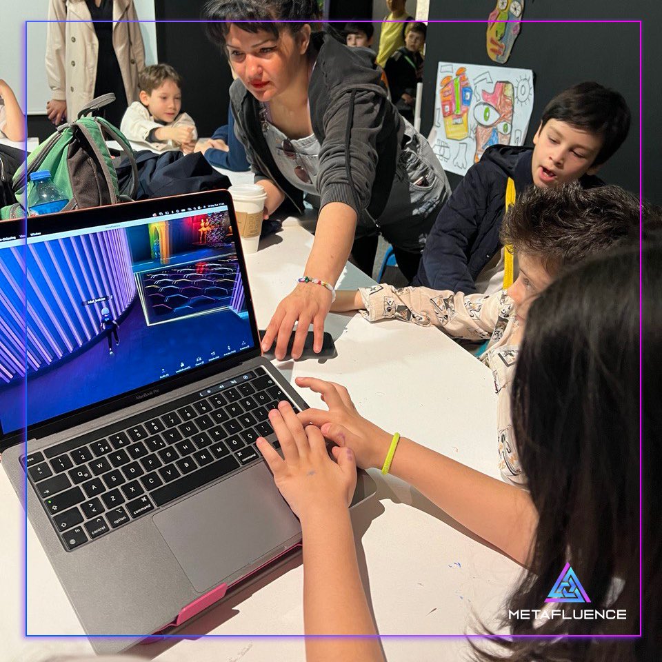 We came together at the @istanbulbienal to introduce Metafluence's unique Metaverse world to children! This magnificent event was led by @cryptofemale_ founder @hilal_baktas. With the endless possibilities offered by Metafluence, children embarked on an adventure where they could