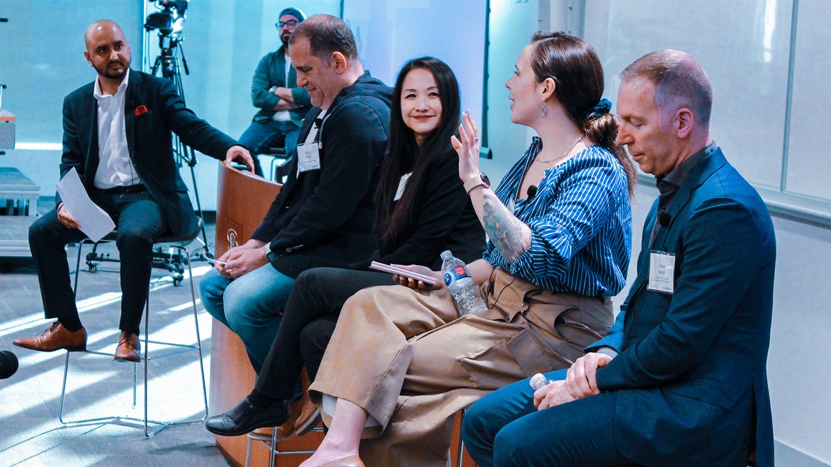 SmithBusiness's tweet photo. Last week, the #SmithMFIT program and @DesjardinsGroup welcomed professionals to #SmithToronto for a panel event examining the influence of macro-economic forces on the #FinTech ecosystem, and how these factors are reshaping #investment landscapes. https://t.co/ChyKWFcoxT