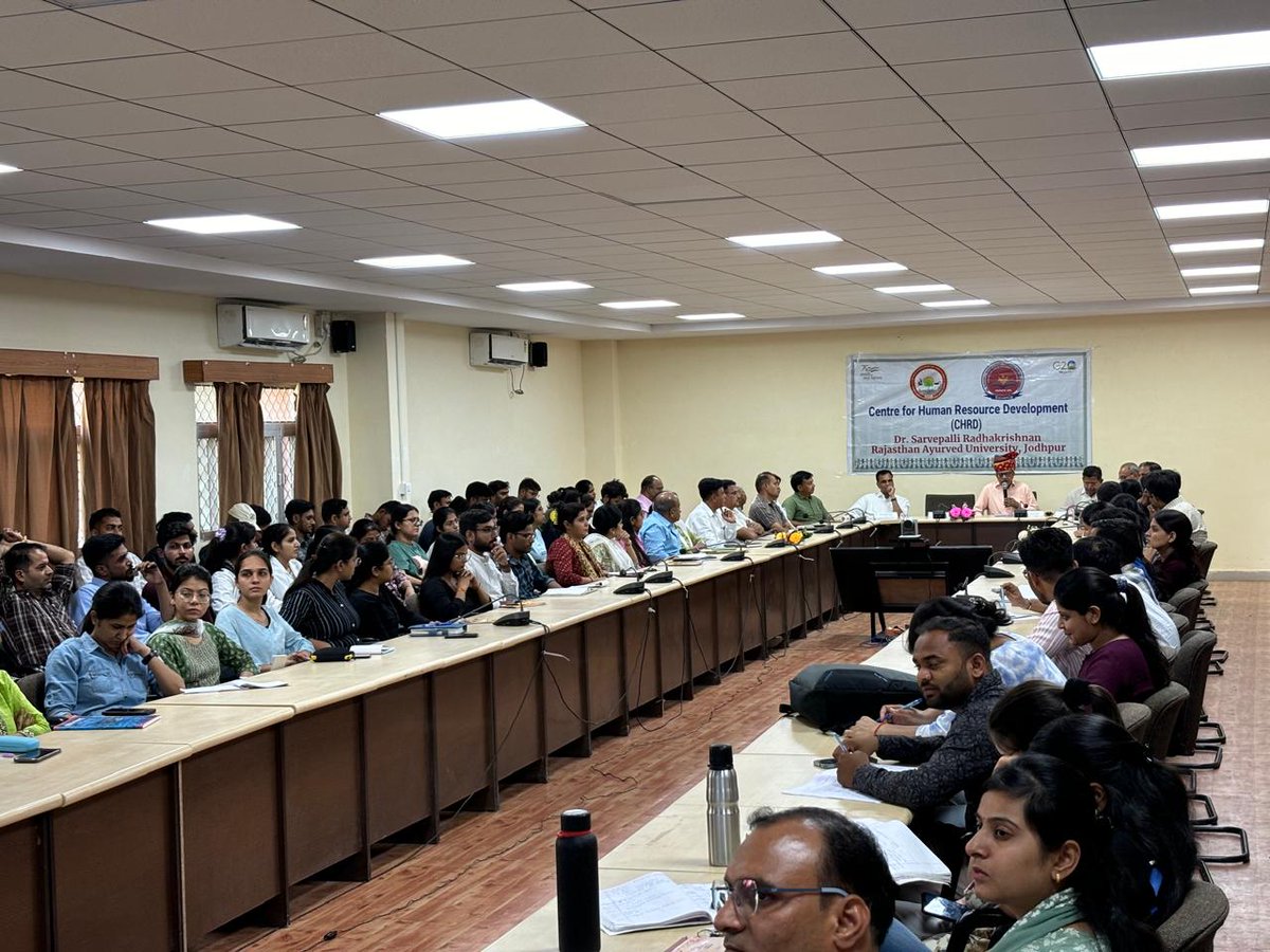 Prof. P. K. Prajapati Hon'ble Vice chancellor graced the today lectures. In this program today first lecture was delivered by Dr. Rampal Somani Former DI, on GMP and Drug & Cosmetics Act. 2nd lecture delivered by Dr. Shantipriya  Opthalmologist,  on Cataract.
@ayushministry, @pmo
