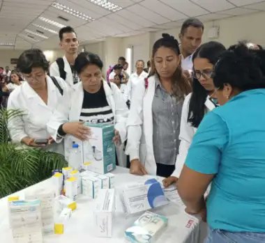 MinSaludVE's tweet photo. #Entérate🗣| SPNS entregó insumos a más de 320 centros de salud en Yaracuy

Lee + aquí 👉 https://t.co/bIXlX3QZFF

#JuntosPorCadaLatido
#19May
@NicolasMaduro
@MagaGutierrezV https://t.co/k14yoCW7NT