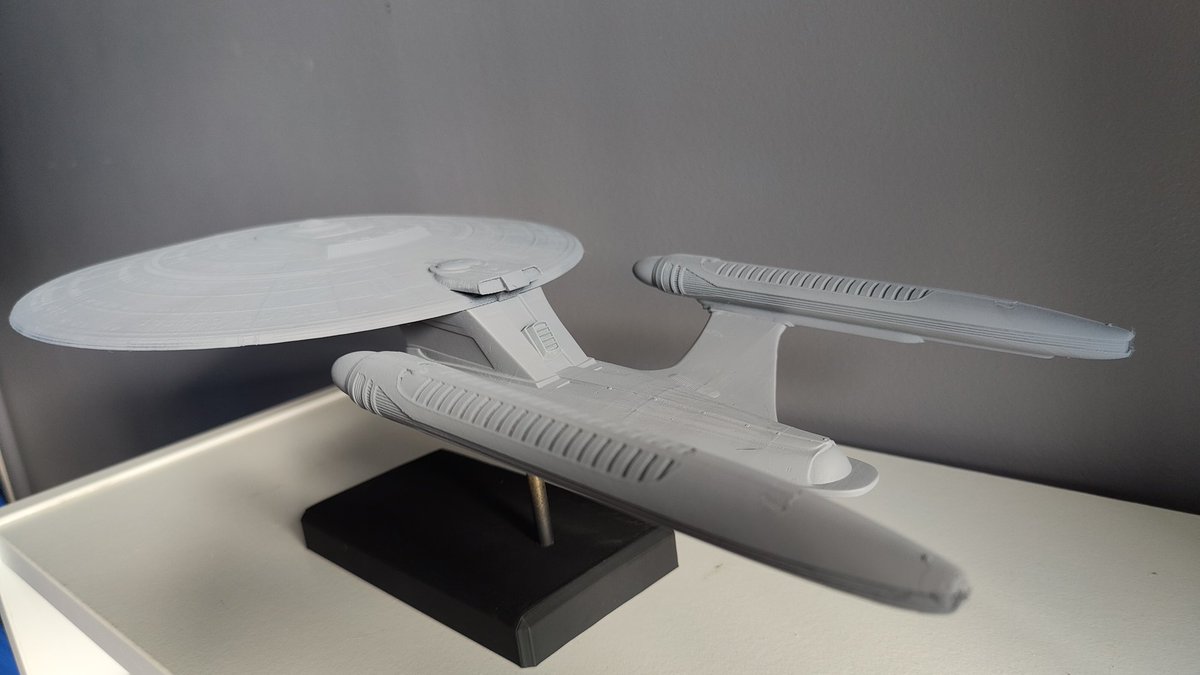 Another beauty from @DylanWassell6 , the Narendra, based on the Andrew Probert Ambassador concept starship. Printed on both the K1 Max and Elegoo Saturn. LOVE this design!!

#StarTrek #Starship