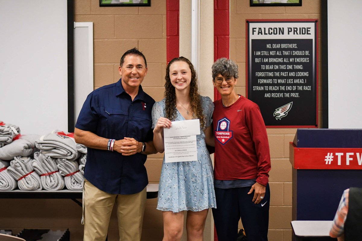 OTHSABClub's tweet photo. OTHS ABC is proud to award scholarships to our deserving senior athletes. We are committed to supporting their future endeavors. From victories on the field to community service projects, they have shown us the true spirit of Falcons. #OTHSABC π¦
ππ (Pictures- Siena Gelotti) https://t.co/vpllD2N0th