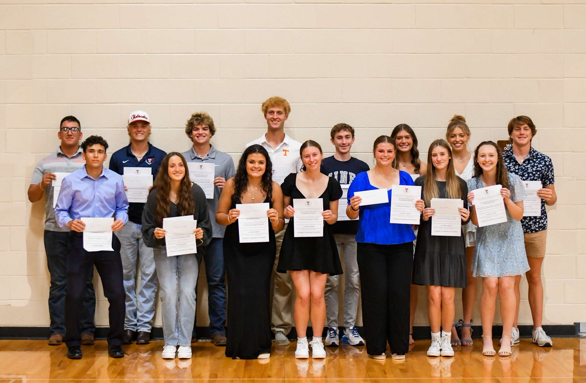 OTHSABClub's tweet photo. OTHS ABC is proud to award scholarships to our deserving senior athletes. We are committed to supporting their future endeavors. From victories on the field to community service projects, they have shown us the true spirit of Falcons. #OTHSABC π¦
ππ (Pictures- Siena Gelotti) https://t.co/vpllD2N0th
