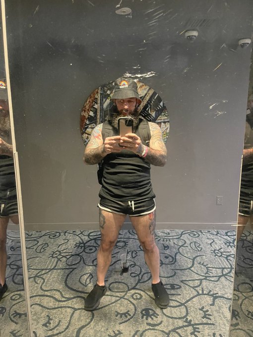 Last day of Xbiz!!  Live now poolside with some of the hottest people around (not attractiveness, it&rsquo;s<a href="/tag/stripchat"class="tags"><span>#stripchat</span></a><a href="/tag/stripchatlive"class="tags"><span>#stripchatlive</span></a>