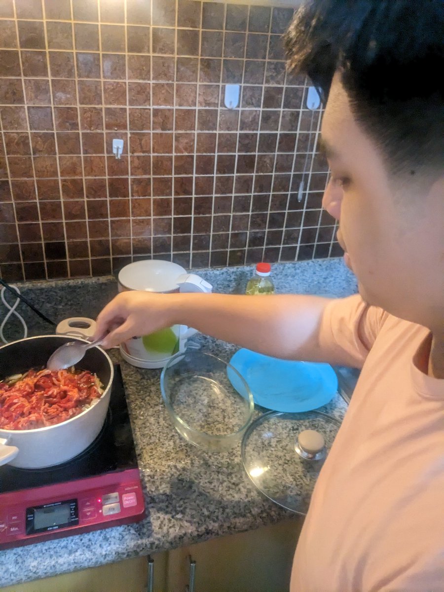 jovellepalicpic's tweet image. Hindi pa natutuwa si @_JosephSal sa niluto niya pero BEST GYUDON EBER