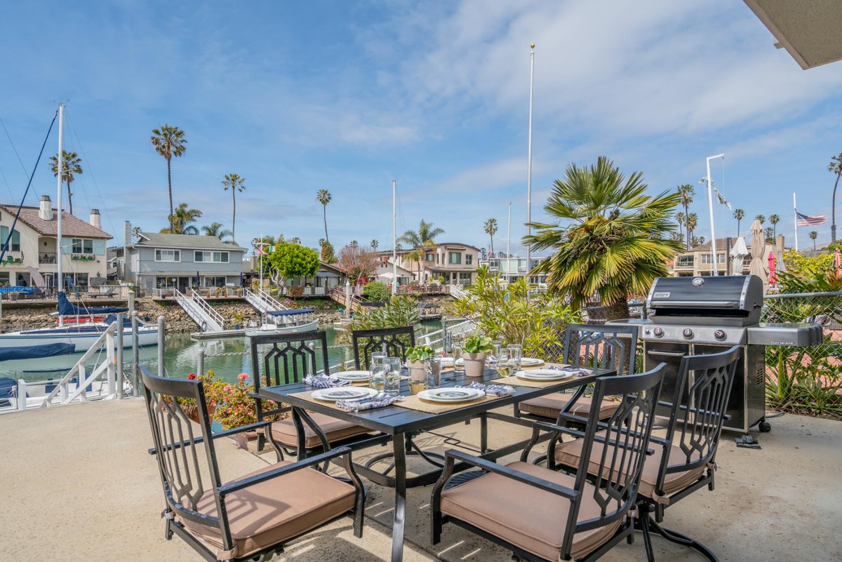 ParadisRetreats's tweet photo. Welcome to a sailor’s dream home. Keys Retreat. Over 2,500 square feet are in Ventura’s most exclusive and nautical waterfront community, the Ventura Keys.
3 Bed
2 Bath
Sleeps 6
https://t.co/GMoFpbstjz
#CoastalCharm #ParadiseRetreats #SeeSB #VisitSantaBarbara #VIsitCali #Book https://t.co/OABHBDbzlD
