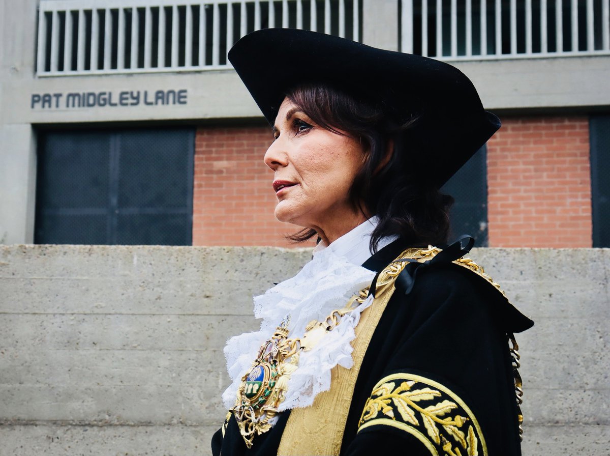 Welcoming Jayne Dunn the new Right Worshipful Lord Mayor of Sheffield sheffnews.com/news/welcoming…