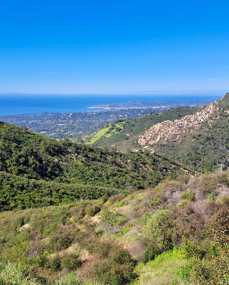 ParadisRetreats's tweet photo. Embark on a journey through nature's masterpiece! 🌿
Lace up your hiking boots and explore the stunning San Ysidro-McMenemy-Girard Trails leading to Saddle Rock.
#SaddleRockHike #NatureAdventure #ScenicTrail #CoastalCharm #ParadiseRetreats #SeeSB #VisitSantaBarbara #VIsitCali https://t.co/eYCvoGNZKi