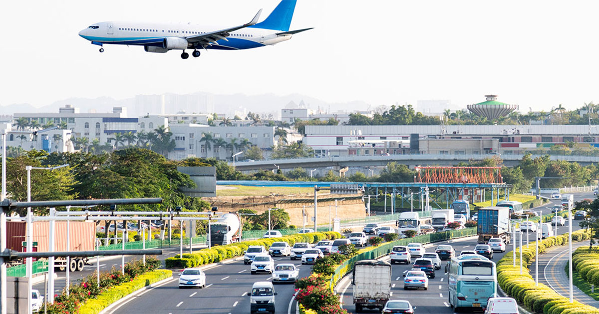 AAAClubAlliance's tweet image. Deciding between flying or driving for vacation? Here's a quick guide to help you choose! spr.ly/6018jCkOY