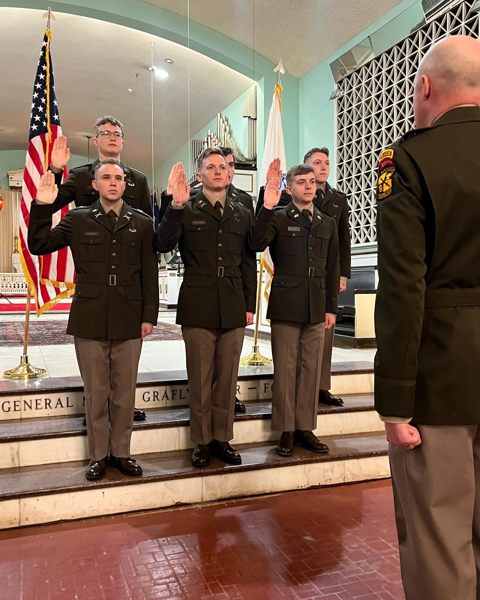 Welcome, Spartans! These 6 VFMC Cadets have officially contracted into the US Army! Their mentors administered the oath in the VFMC chapel. Now the Cadets are on their way to becoming 2LTs in just 2 years! Sound sus? Just ask us how! #ArmyROTC #vfmc #SpartanJourney