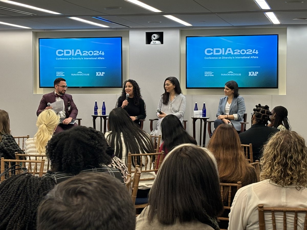 .@FWDus's @Arosaflores joined a @CFR_org panel on inclusive leadership and spoke to young professionals about mentorship and building community. 'Expose yourself to as many opportunities as you can...the best time to build a comprehensive toolbox is early in your career.'