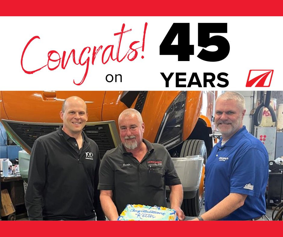 BergeysUSA's tweet photo. 👏👏Thanks Keith Wenhold for your 4️⃣5️⃣ Years of Service to Bergey's Truck Centers. We truly appreciate your loyalty and dedication. It's folks like you that keep our customers on the road, and coming back to Bergey's. Congrats on 45 Years! #OneBergey #Bergey100 https://t.co/QdSZ7DdZfP