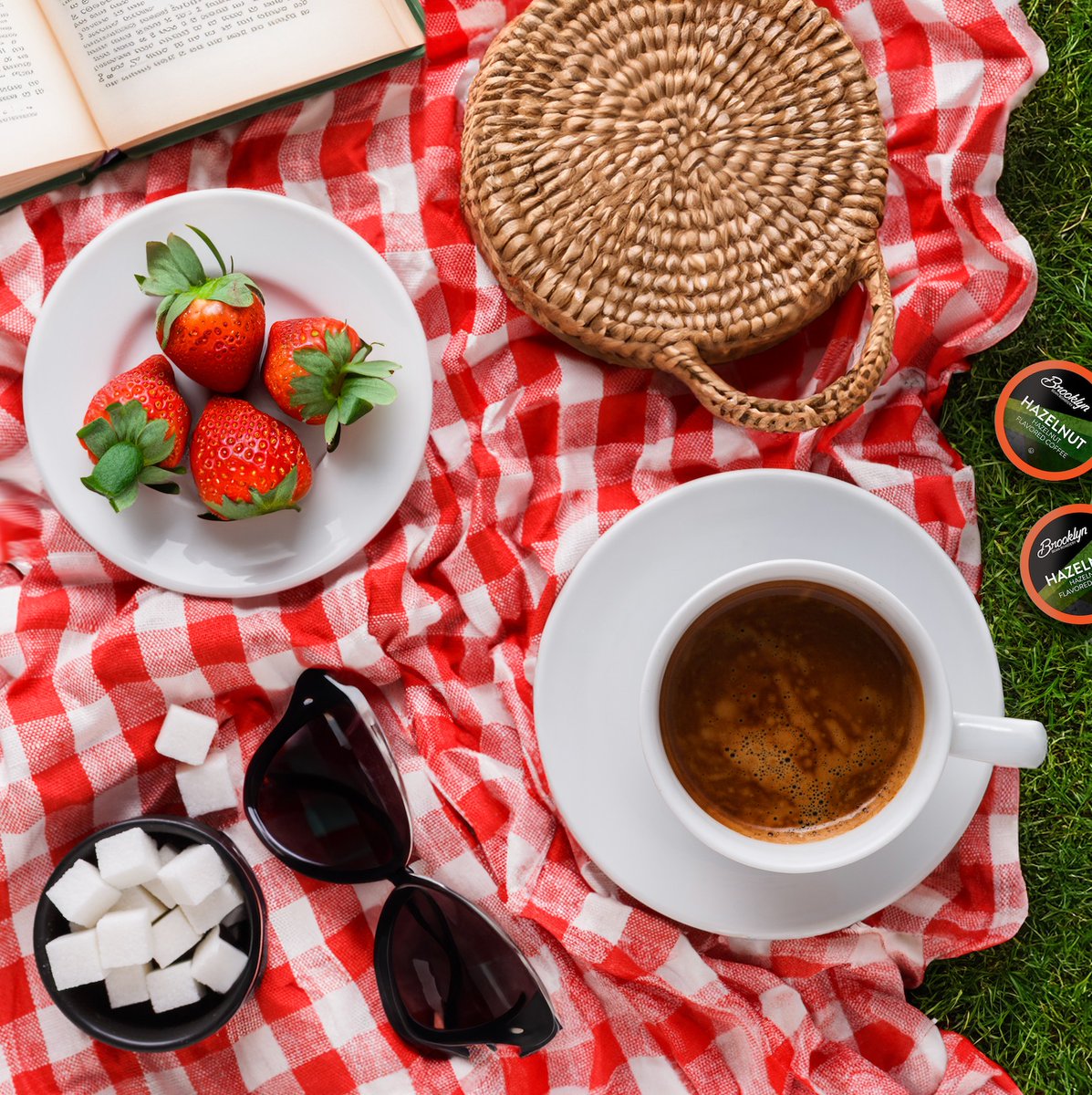 Let BBR coffee be the perfect companion for your picnic. Sip, savor, and soak in the joy of outdoor moments ☕🌲🌳

#CoffeeBreak #NYCCoffee #NewYork #CoffeeLover #CoffeeGram #Cafe #Hazelnut #Picnic