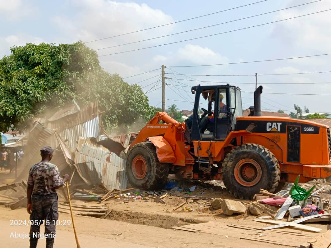 Hukumar FCTA Ta Fara Rusau A Babbar Kasuwar Karmo, Abuja

A cewar hukumar da ke kula da babban birnin tarayya Abuja, FCTA,
 'Kasuwar Karmo na janyo cunkoson ababen hawa, sannan ana samun turmutsitsin mutane da suke wucewa a ƙafa'

📸:Igho Oyoyo