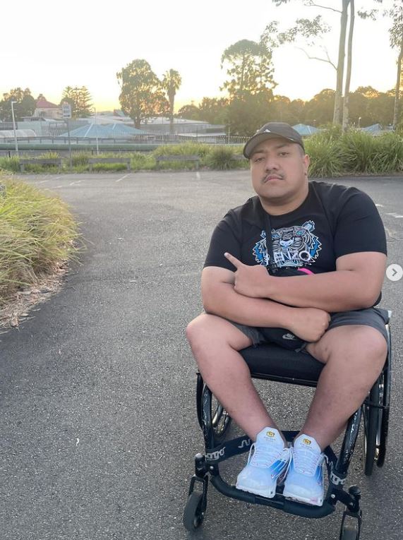 Christian Kumitau, a paraplegic from Australia, shares funny #wheelchairlife memes about his own life on Tiktok tiktok.com/@_chin96?_t=8j… #wheelchairhumor #spinalcordinjury