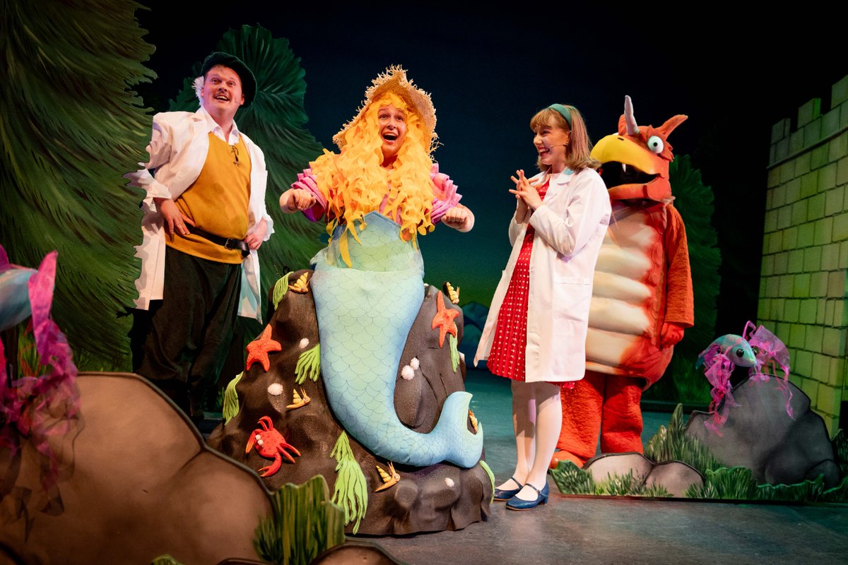 Julia Donaldson is back with her best-selling sequel Zog and the Flying Doctors 📖 Zog, super keen student turned air-ambulance, still lands with a bang-crash-thump 🐉💥 🎟️ Grab your tickets now 🎟️ 👆🏾Link in bio 📅28 May - 2 June 📸 Mark Senior