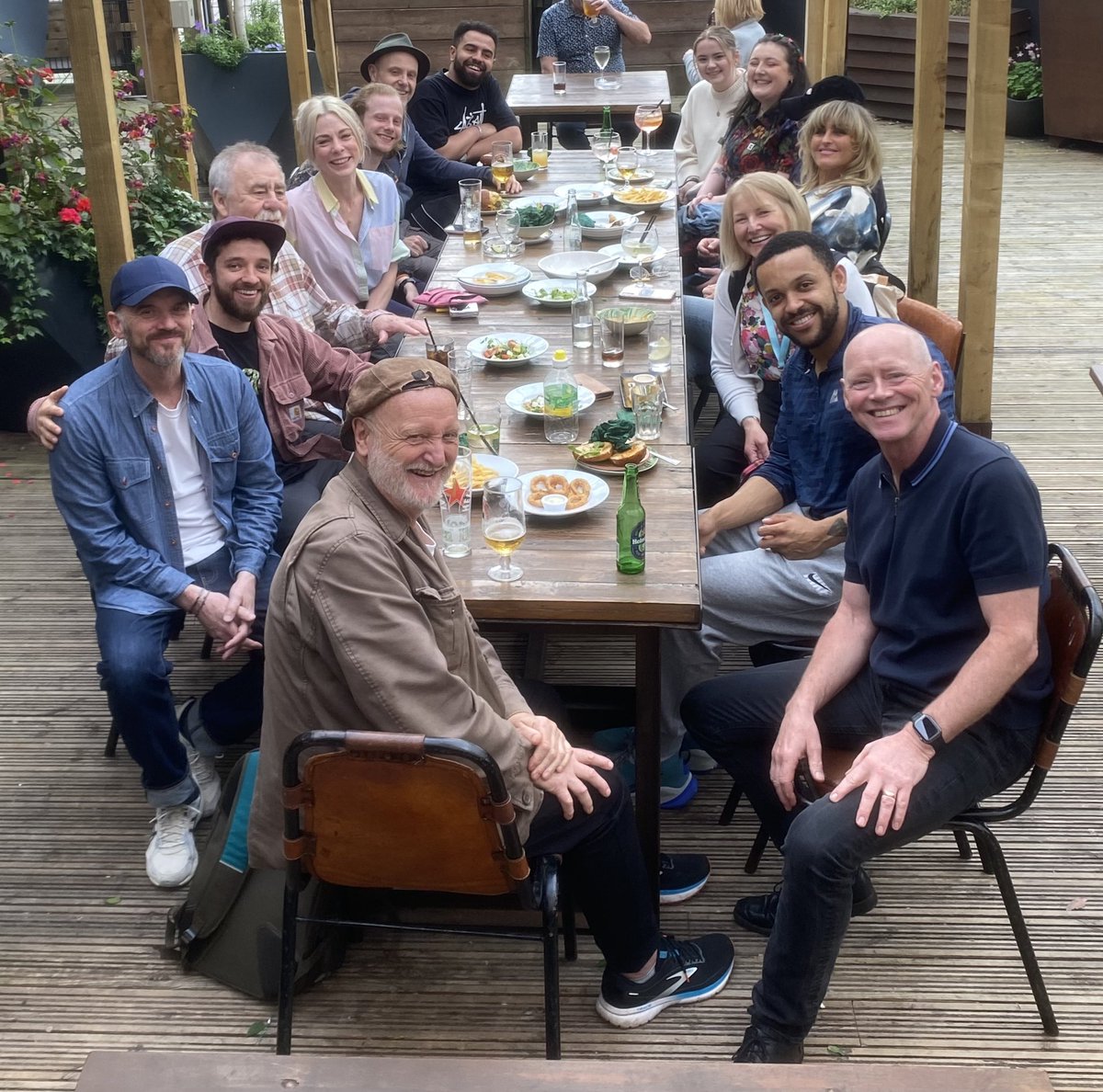 A great evening spent yesterday with some of our friends from Boys From The Blackstuff. One last gathering before they head off to The National and The West End 🎭 Wishing you all the best of luck and we will see you down there 👏👏