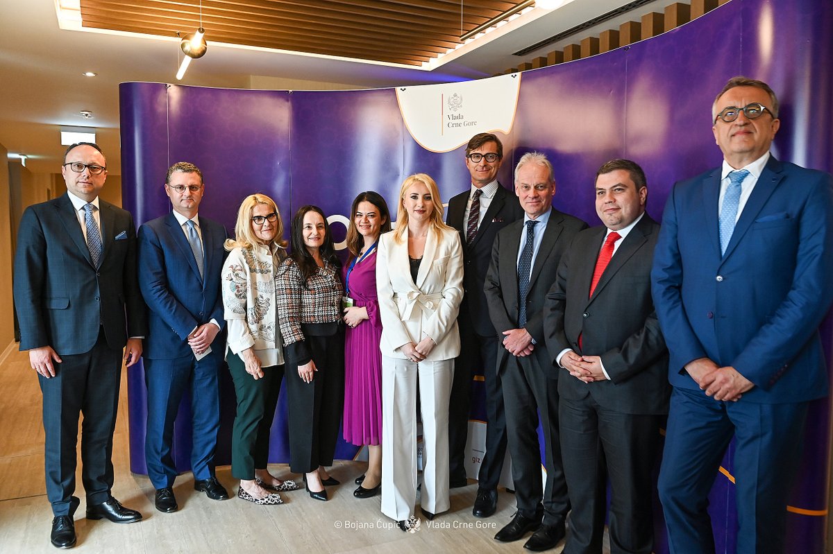 Glad to be in 🇲🇪#Kotor to discuss our #GrowthPlan with Western Balkans ministers of European Affairs and Finance. The Growth Plan is in full action & already delivering results. Key that partners maintain the momentum & communicate clearly about the #GrowthPlan's benefits!
