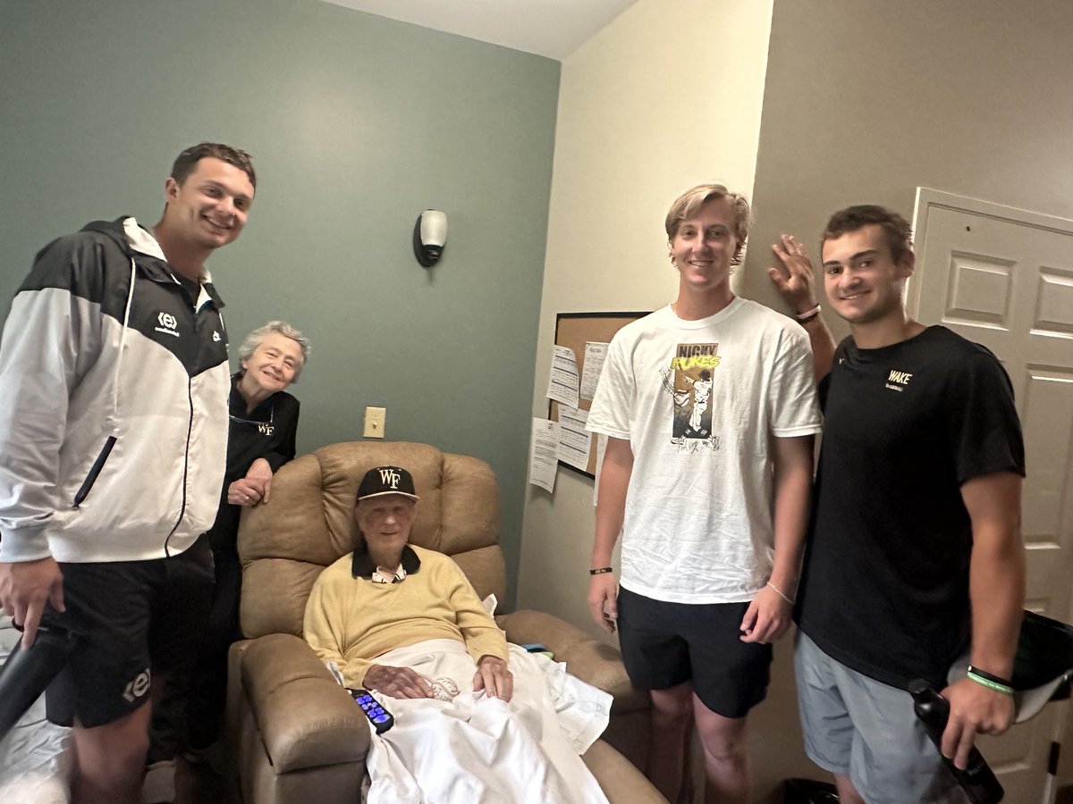 Fortunate to go with our captains over to wish Dr. Hooks a Happy Birthday. Dr. Hooks is the definition of a DEAC! #97yearsyoung