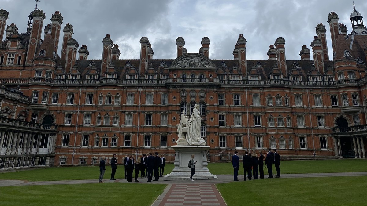 The Summer Term is when our #ShiplakeYear12 pupils begin researching university courses and institutions and, to help them, we facilitate trips and visits. This term, we have visited @UniofOxford and @RoyalHolloway; read more at buff.ly/3UGE5z9 #ShiplakeInspirational
