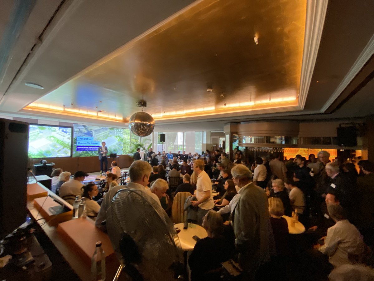 CMilankovic's tweet photo. Was entsteht am Hauptbahnhof in #Stuttgart dort, wo heute noch die Gleise enden? Das Interesse am Auftakt zum internationalen Ideenwettbewerb ist riesig. #S21 #A3 https://t.co/aNXcaDBK5H